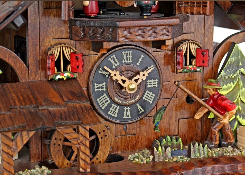 The Successful Fisherman Cuckoo Clock 4739QMT - Image 2