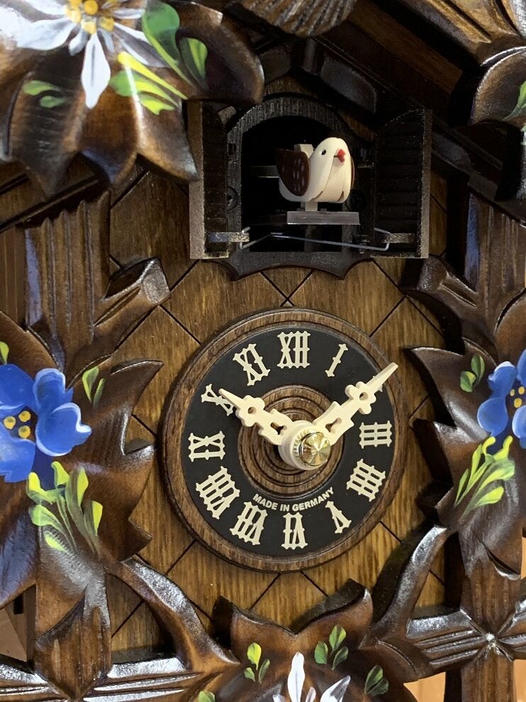 522-10QM Quartz Cuckoo Clock With Music - Image 2