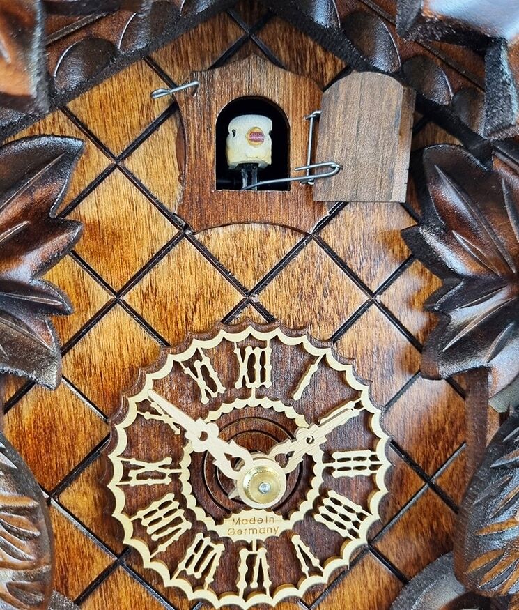Birds and Leaves Cuckoo Clock 8101-3 - Image 2