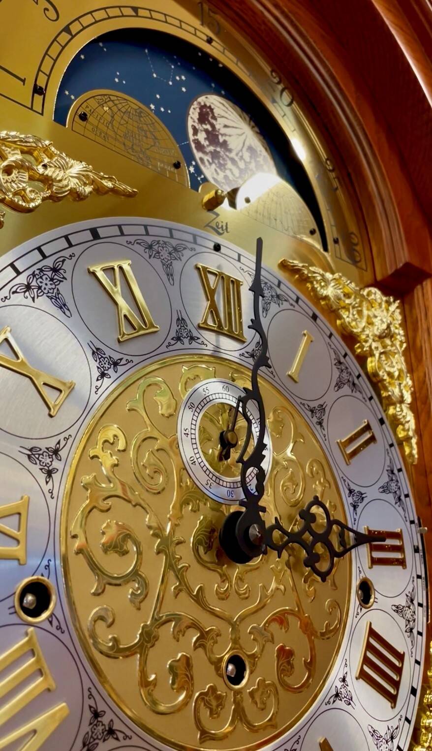 Nuremburg Grandfather Clock 909-12 - Image 2