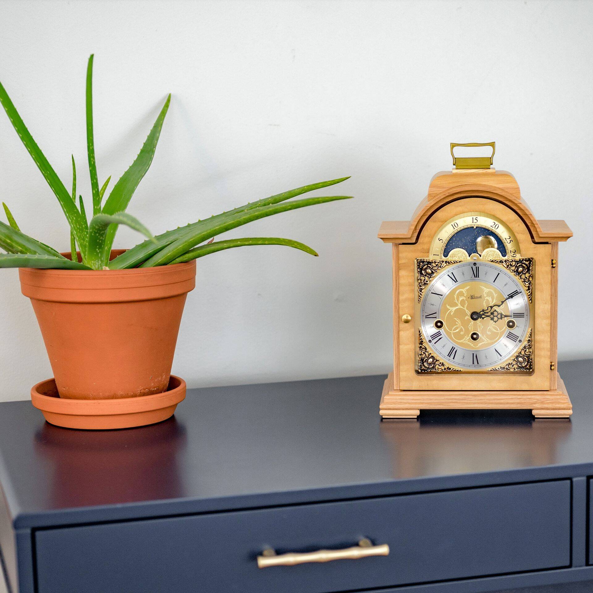 Hermle Royal Arched Oak Debden Mantel Clock - 22864-050340 - Image 2