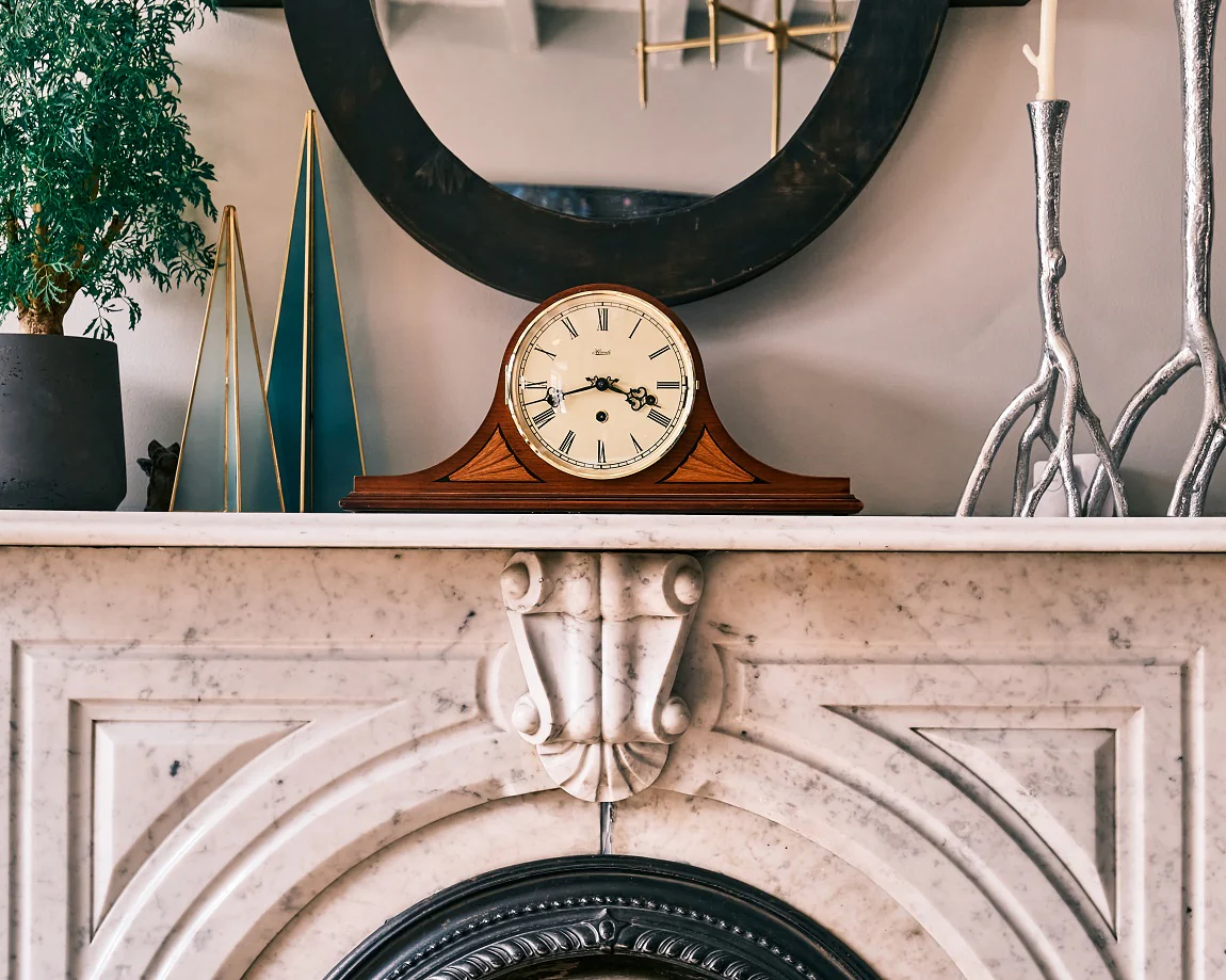 Elegant Mantle clock with Fan Inlays - Image 2