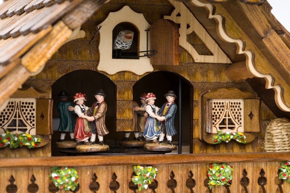 86216T Beerdrinkers 8 Day Musical Cuckoo Clock - Image 2